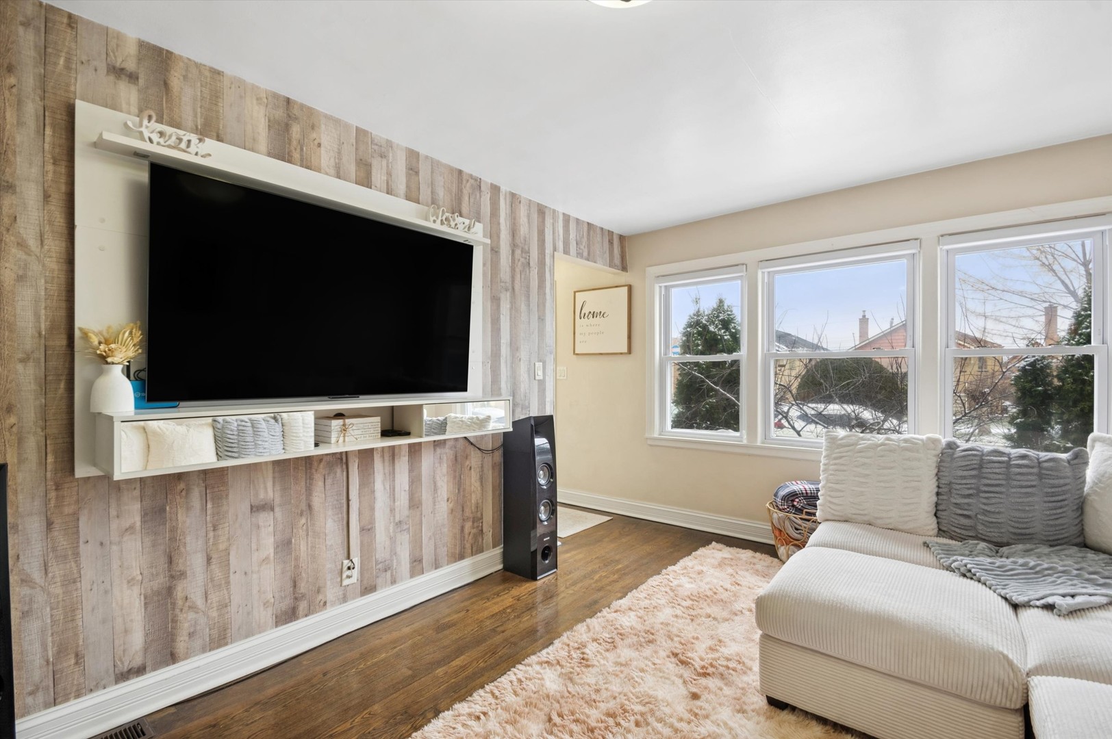 3829 West 69th Street Chicago, IL 60629 - Photo 5 of 18