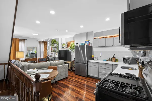 $2,800 | 1616 Webster Street, Philadelphia, PA 19146