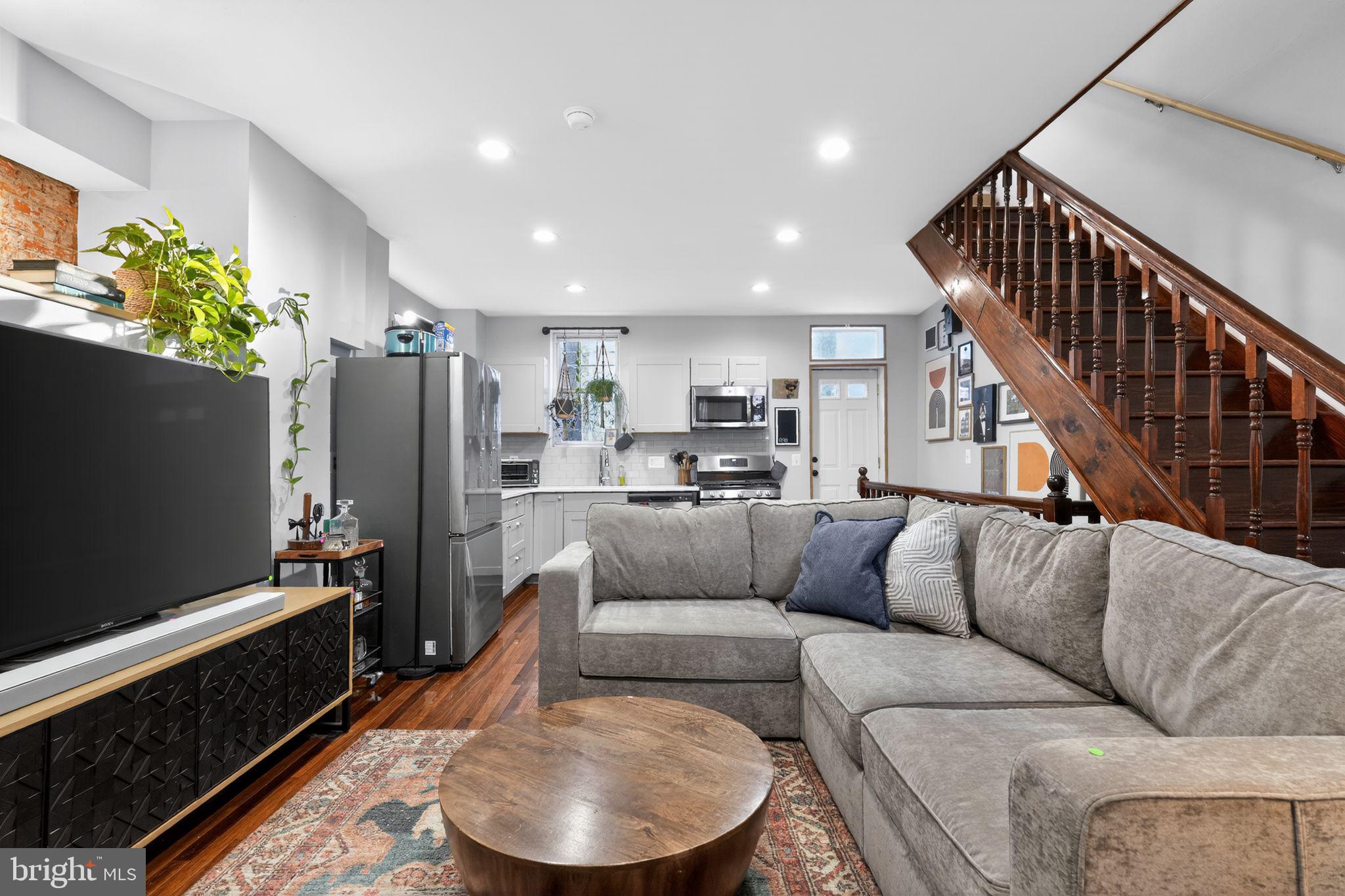 1616 Webster Street Philadelphia, PA 19146 - Photo 5 of 34 Living room