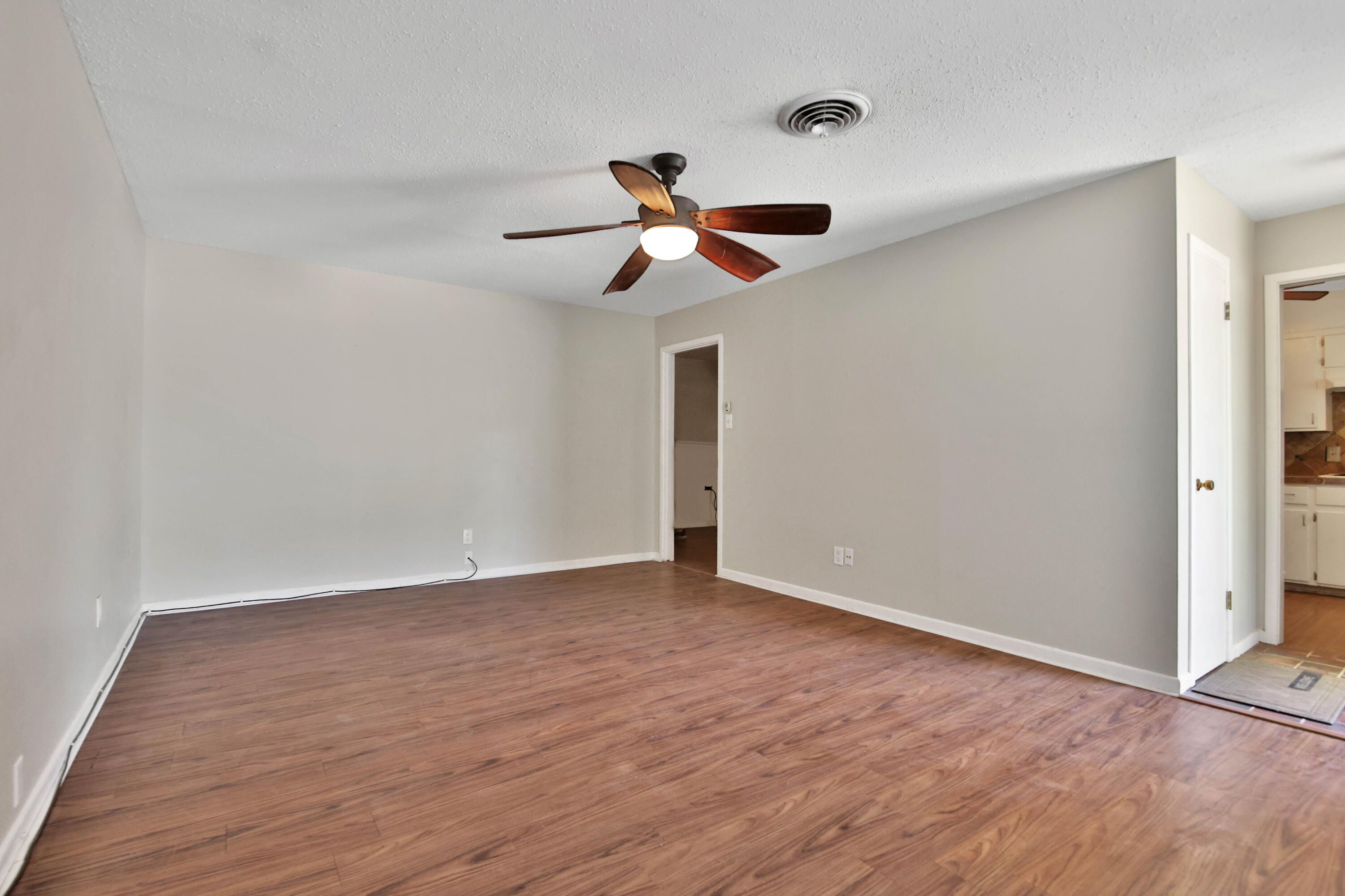 4317 31st Street Lubbock, TX 79410 - Photo 5 of 34 IMG_9828