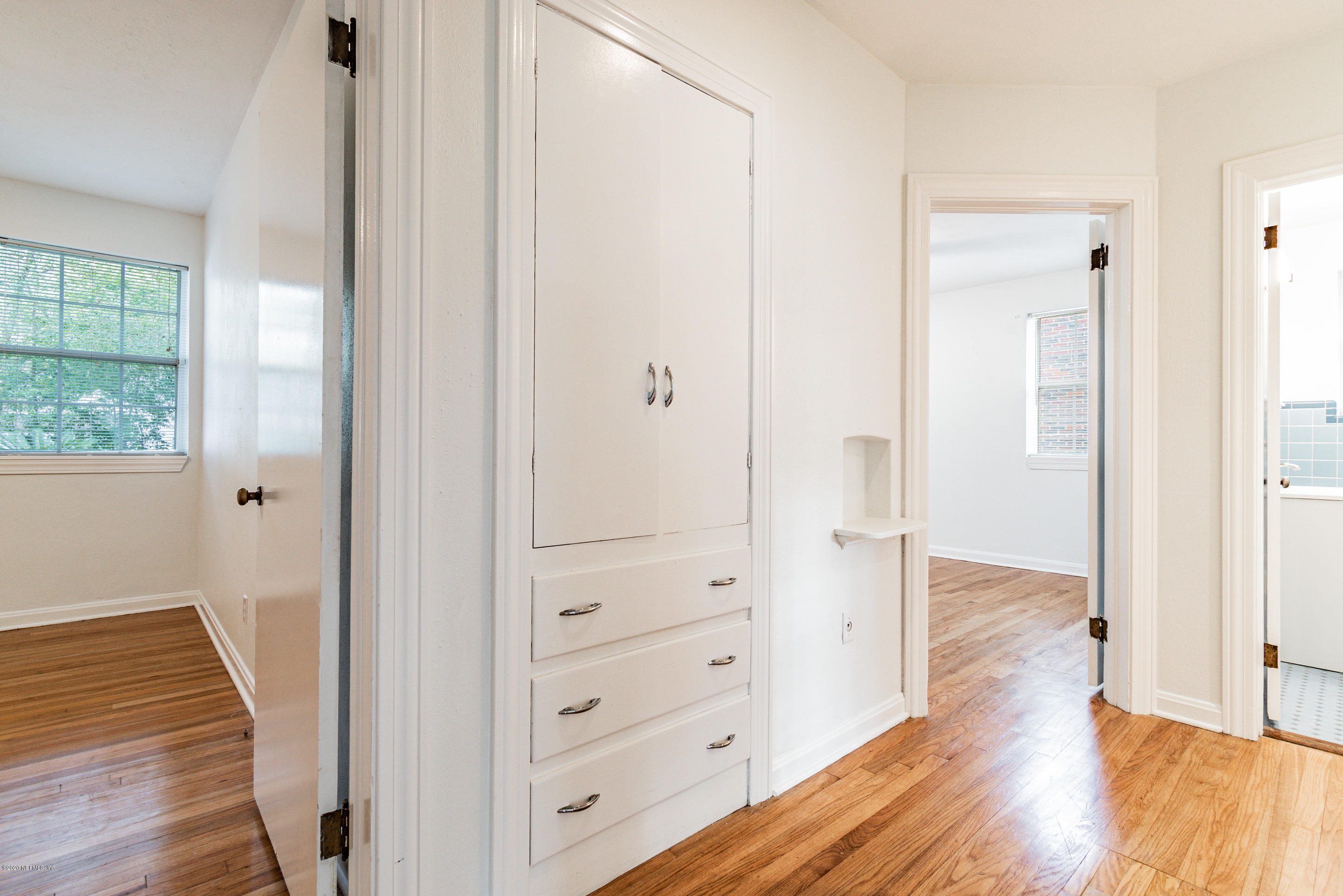 1371 Nicholson Road Jacksonville, FL 32207 - Photo 17 of 47 Storage