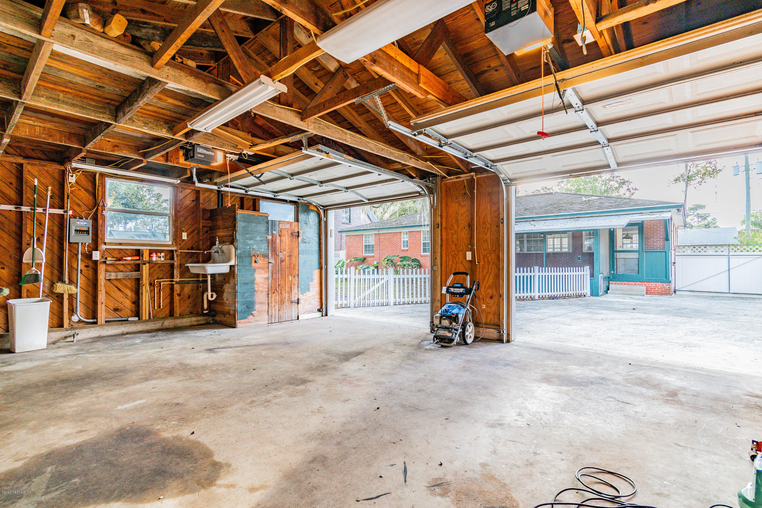 1371 Nicholson Road Jacksonville, FL 32207 - Photo 36 of 47 Garage