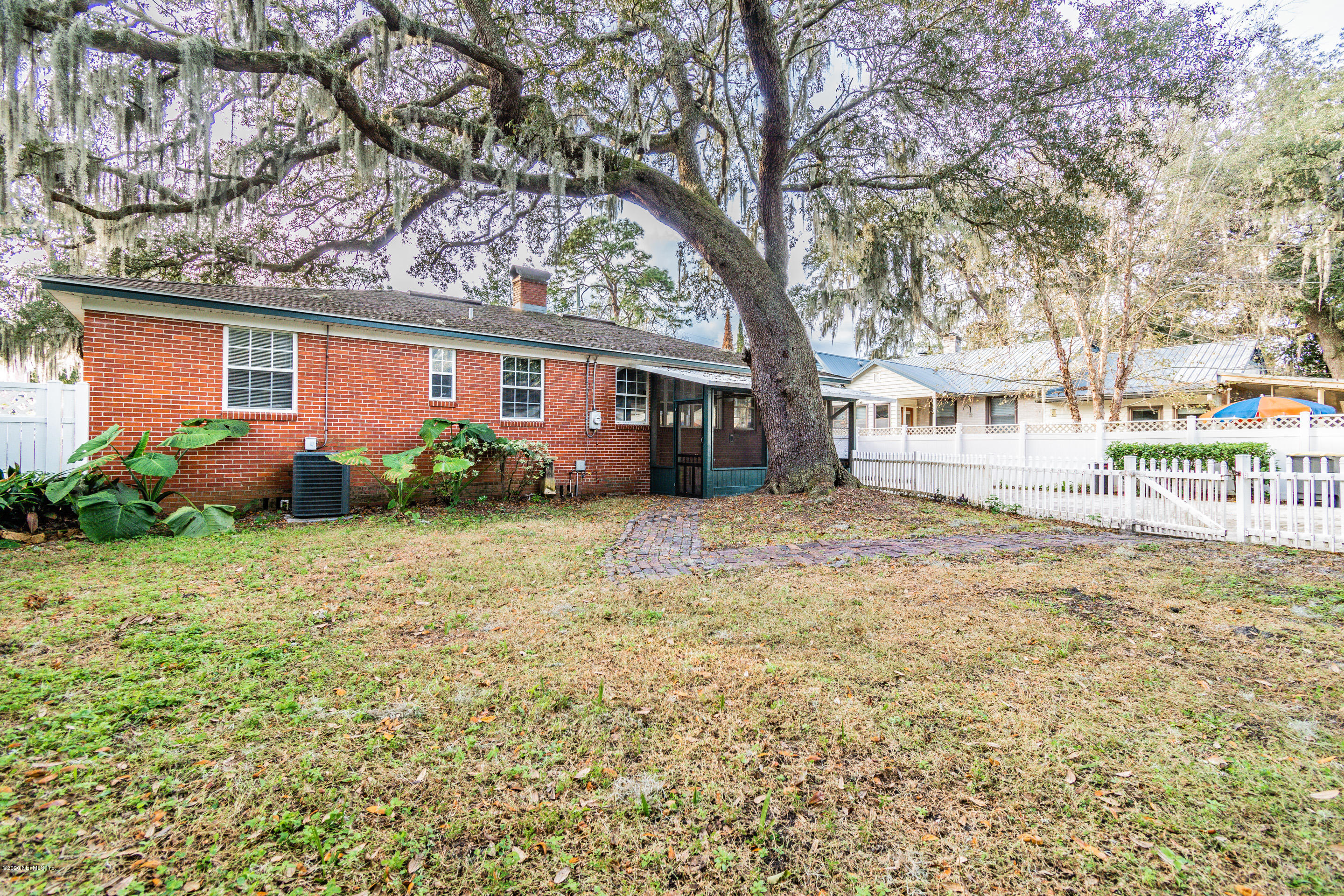 1371 Nicholson Road Jacksonville, FL 32207 - Photo 39 of 47 Backyard