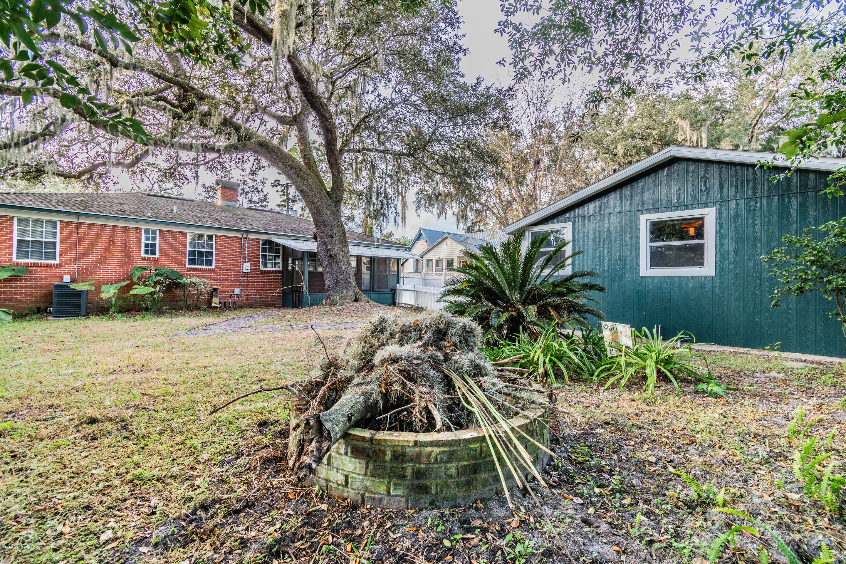 1371 Nicholson Road Jacksonville, FL 32207 - Photo 41 of 47 Firepit
