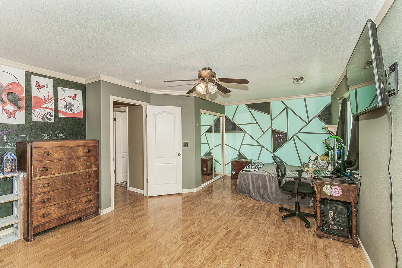 671 Cambria Lane Lemoore, CA 93245 - Photo 35 of 45