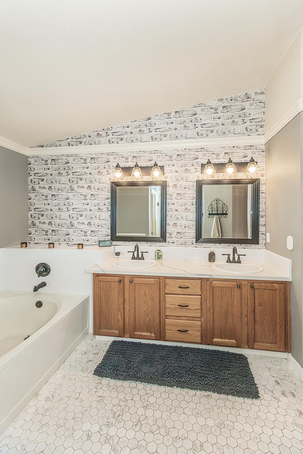 671 Cambria Lane Lemoore, CA 93245 - Photo 35 of 45