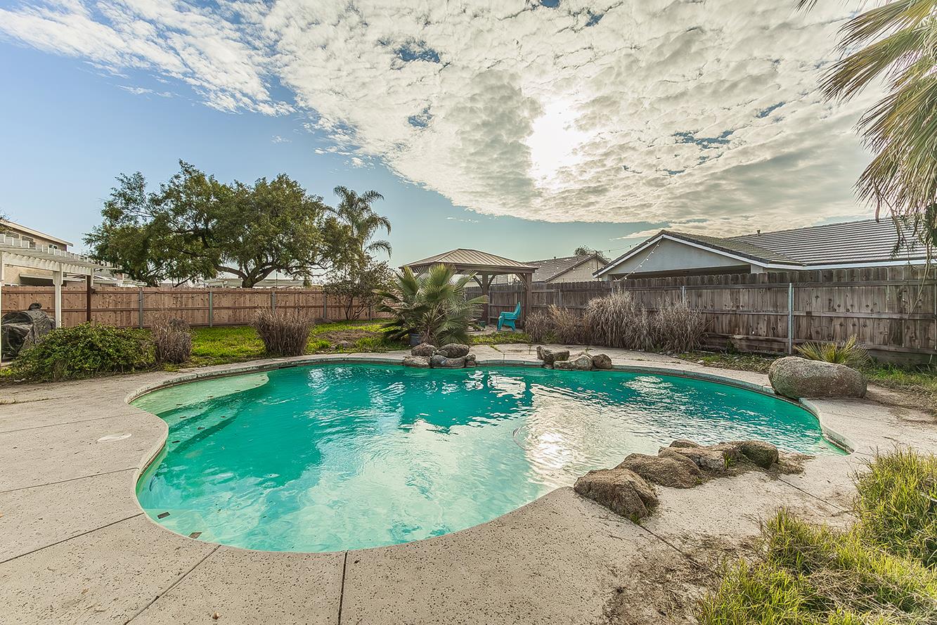 671 Cambria Lane Lemoore, CA 93245 - Photo 40 of 45