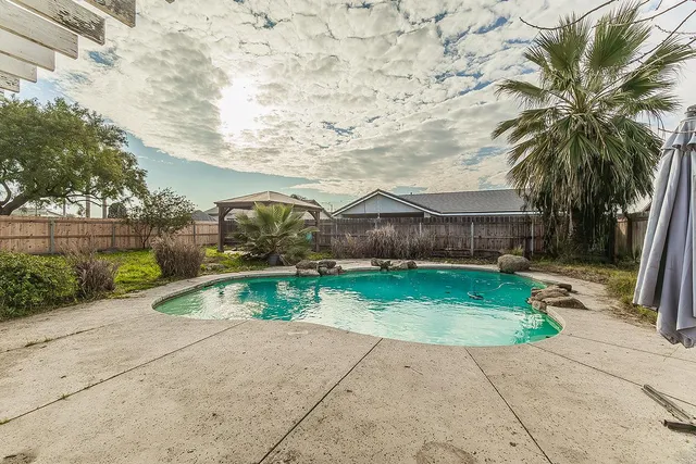 $485,000 | 671 Cambria Lane, Lemoore, CA 93245