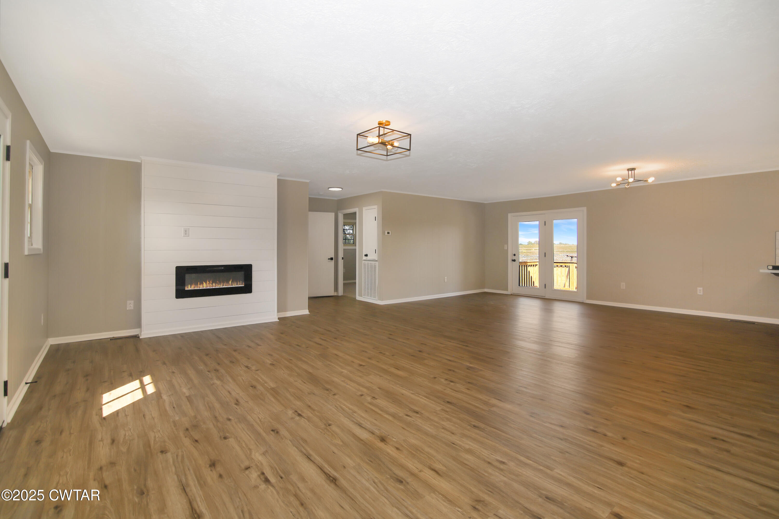 644 Leon Curtis Road Alamo, TN 38001 - Photo 3 of 12 Living Room