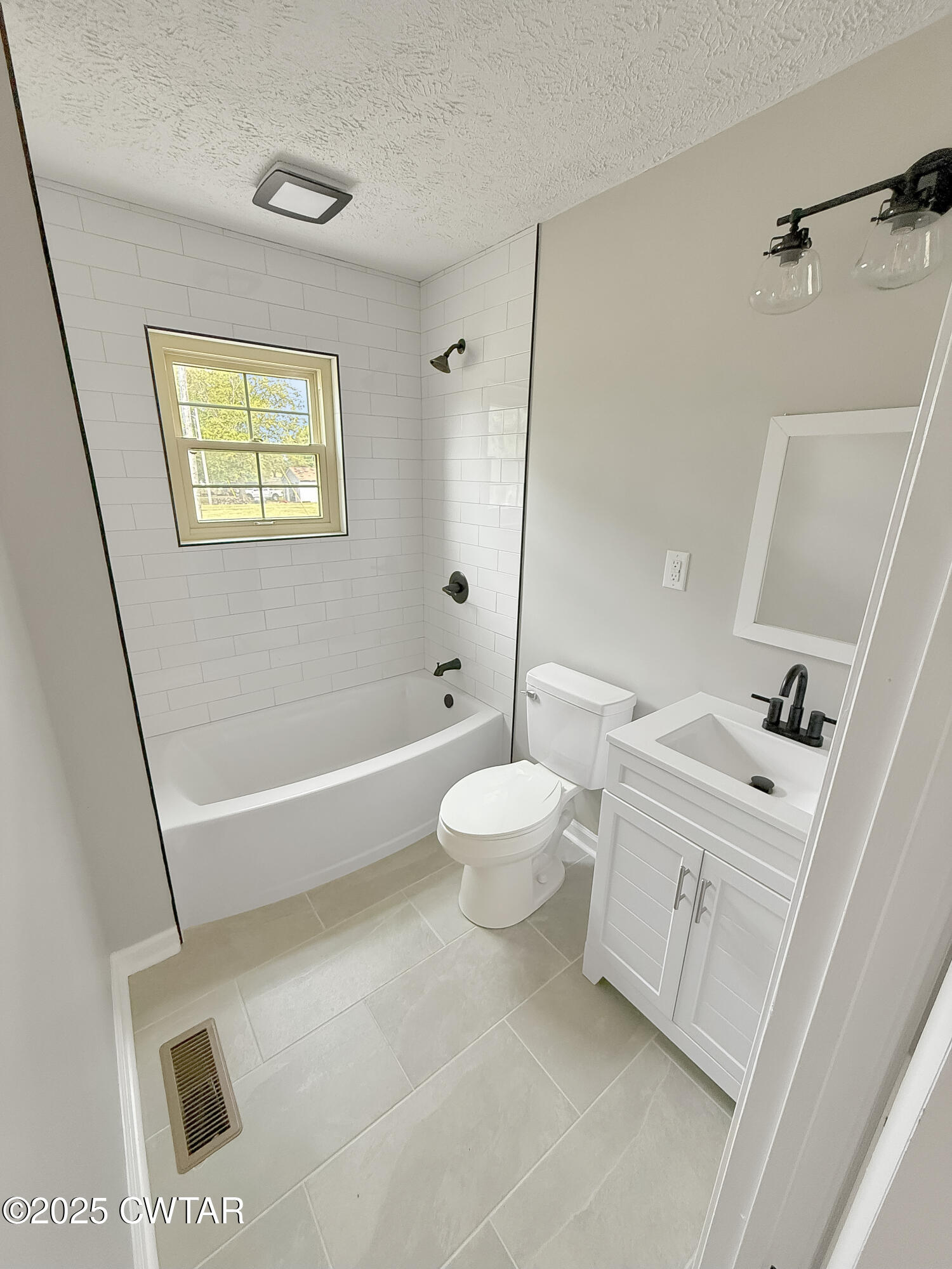 644 Leon Curtis Road Alamo, TN 38001 - Photo 8 of 12 Bathroom