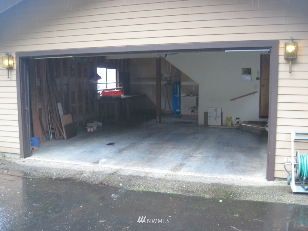 9331 Northeast North Shore Road Belfair, WA 98528 - Photo 12 of 15 Gallery Image 12