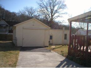 112 Reed Road Bristol, TN 37620 - Photo 8 of 12 Garage