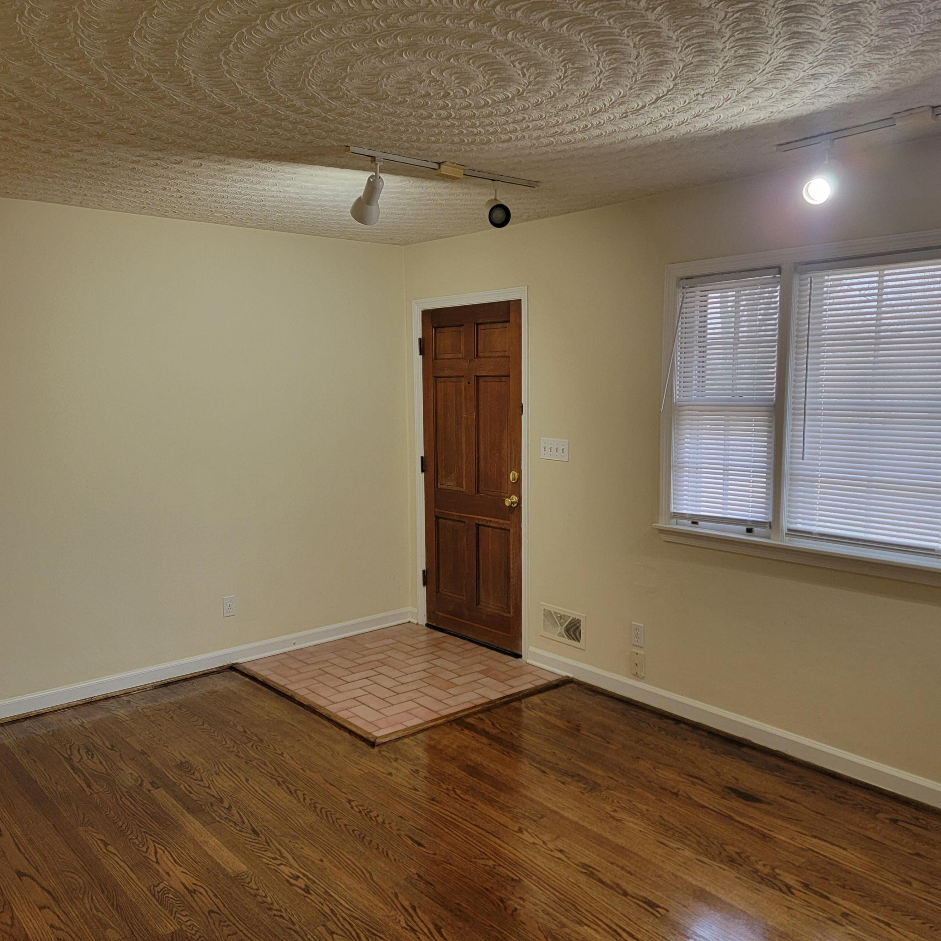 655 Timberidge Road Vinton, VA 24179 - Photo 3 of 16 1000008758