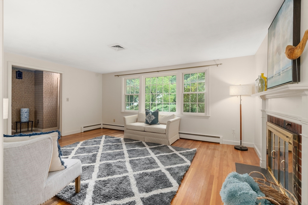 20 Brooks Road Sudbury, MA 01776 - Photo 9 of 42