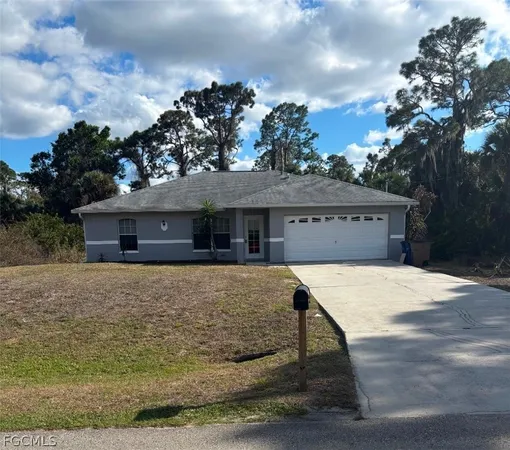 $1,900 | 3733 Kitty Hawk Drive, Fort Myers, FL 33905