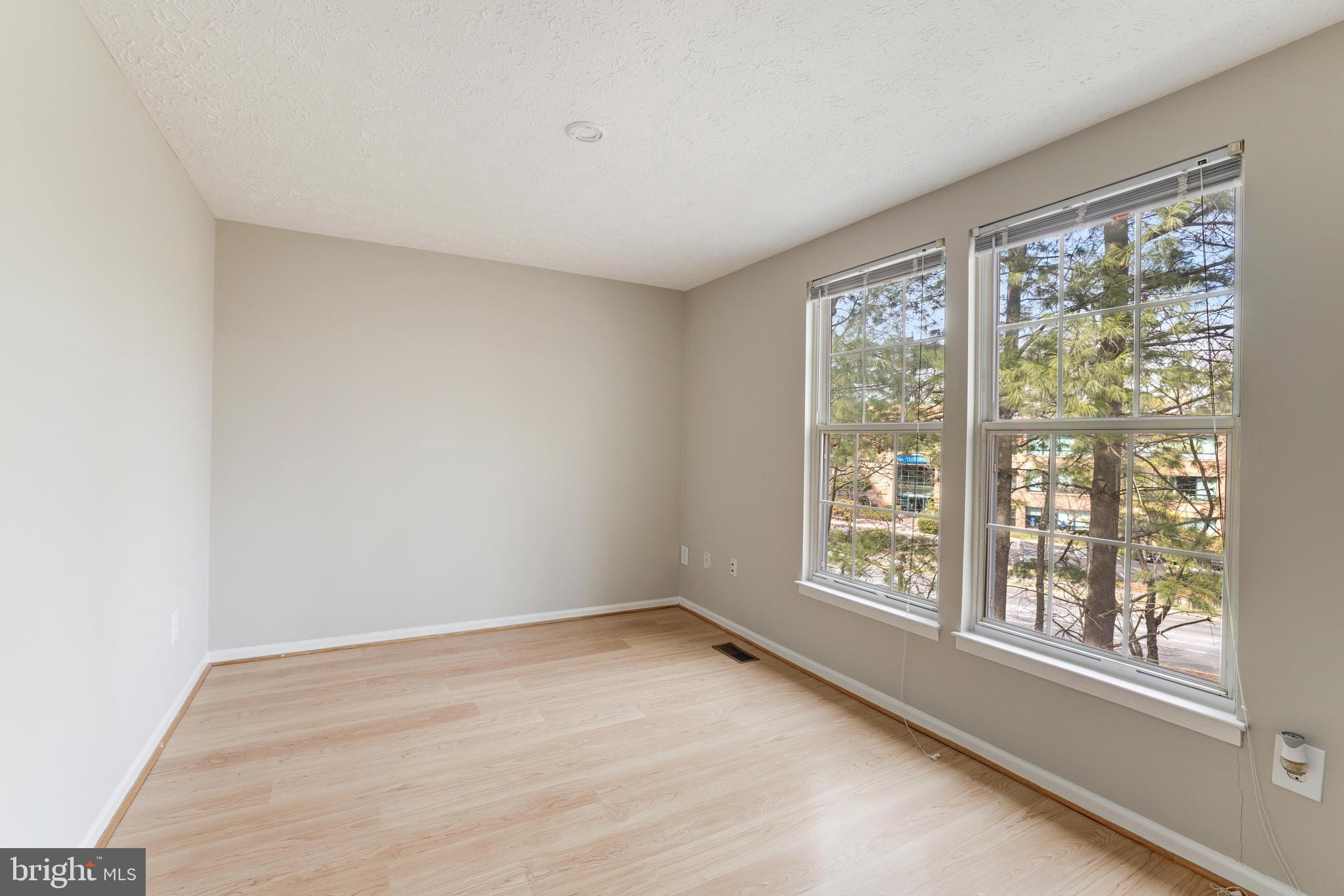 1901 Belmont Ridge Court Reston, VA 20191 - Photo 15 of 35