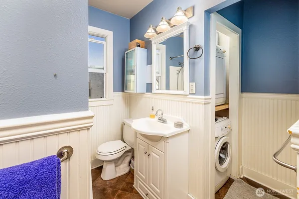 $975,000 | 2315 East Spring Street, Seattle, WA 98122