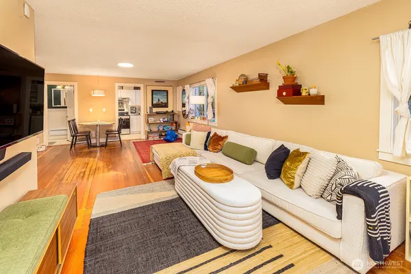 $975,000 | 2315 East Spring Street, Seattle, WA 98122