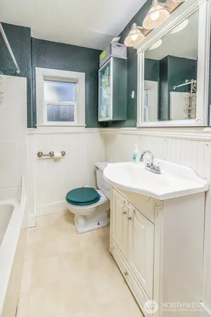 $975,000 | 2315 East Spring Street, Seattle, WA 98122