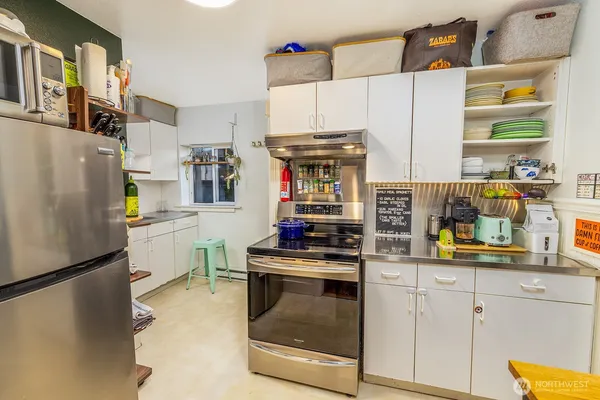 $975,000 | 2315 East Spring Street, Seattle, WA 98122