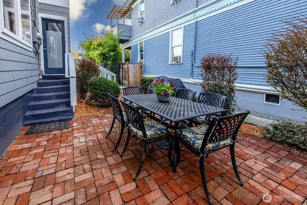 $975,000 | 2315 East Spring Street, Seattle, WA 98122