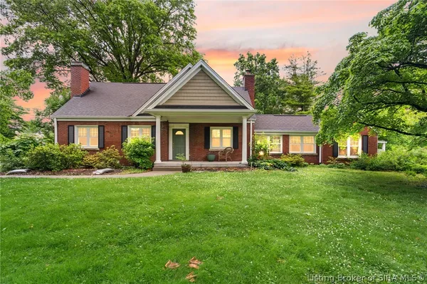 $425,000 | 1823 Utica Pike, Jeffersonville, IN 47130