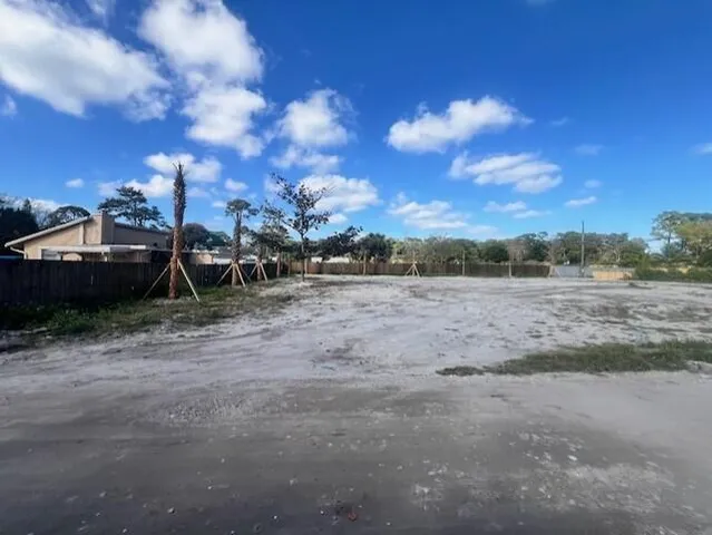 $315,000 | 447 Tall Pines Road, West Palm Beach, FL 33415