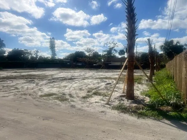 $315,000 | 447 Tall Pines Road, West Palm Beach, FL 33415