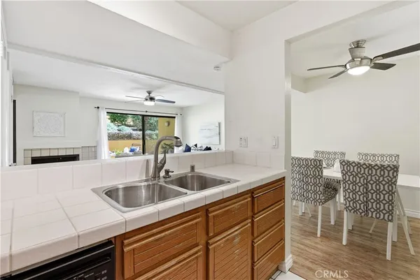 $599,000 | 25712 Le Parc, Unit 7, Lake Forest, CA 92630