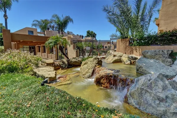$599,000 | 25712 Le Parc, Unit 7, Lake Forest, CA 92630