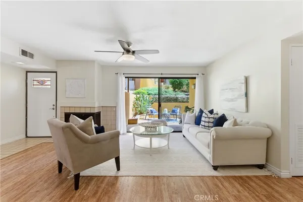 $599,000 | 25712 Le Parc, Unit 7, Lake Forest, CA 92630