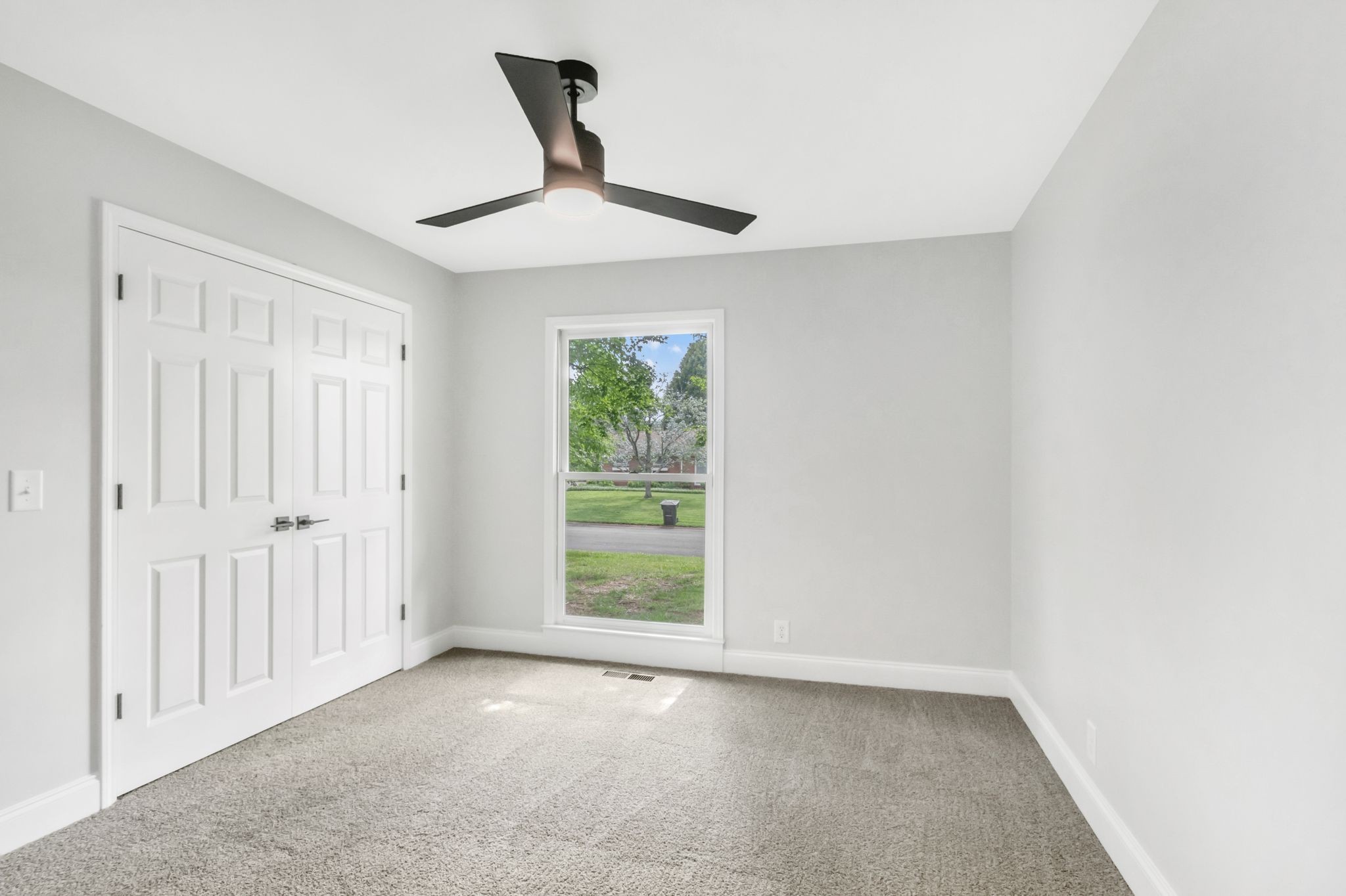 2302 Surrey Drive Murfreesboro, TN 37129 - Photo 23 of 26 an empty room with windows and closet