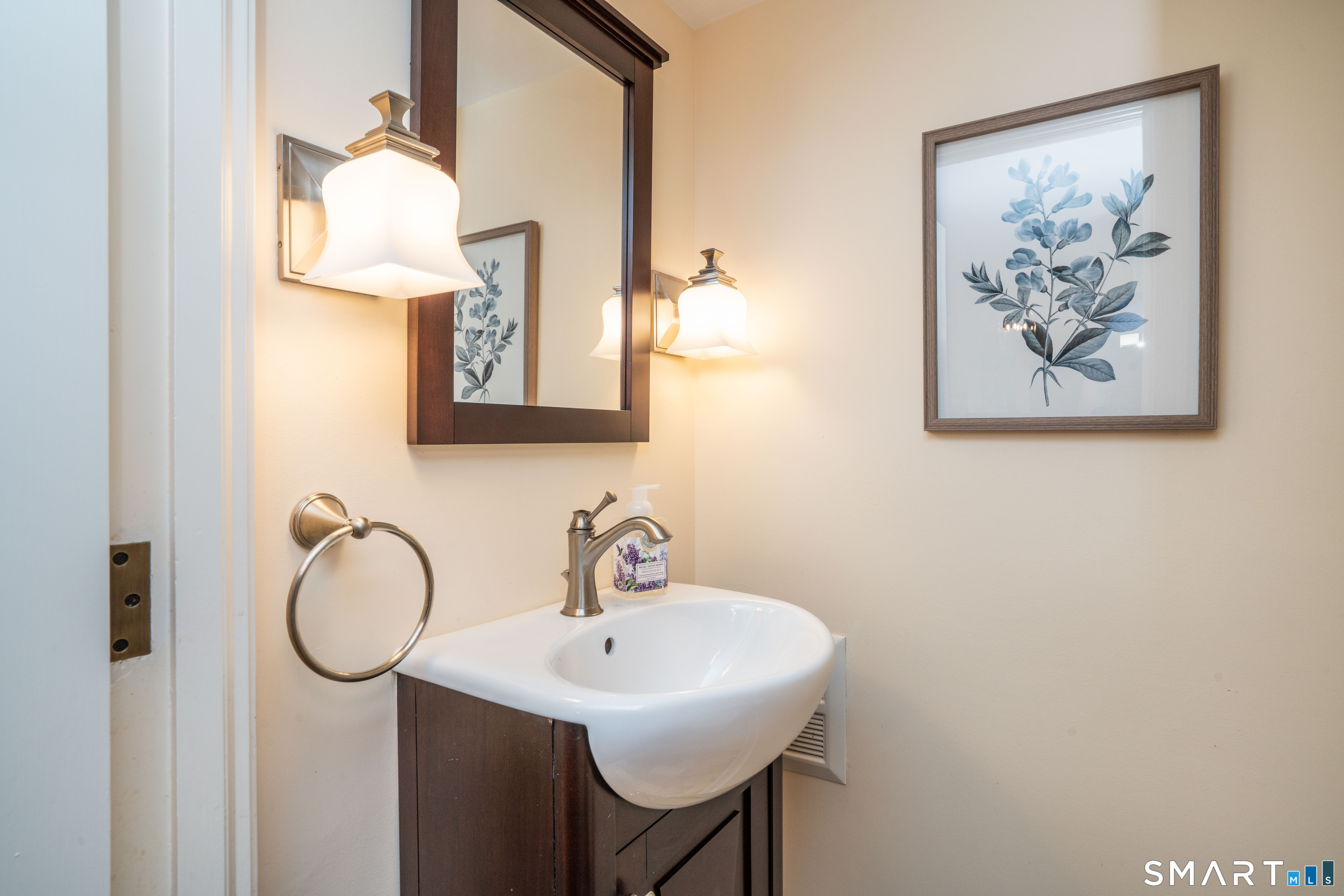 20 Fernwood Road West Hartford, CT 06119 - Photo 17 of 40