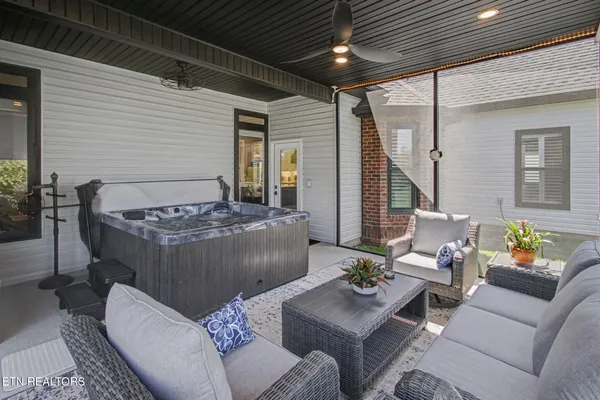 $949,000 | 99 Walosi Way, Loudon, TN 37774