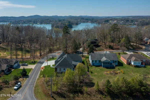 $949,000 | 99 Walosi Way, Loudon, TN 37774