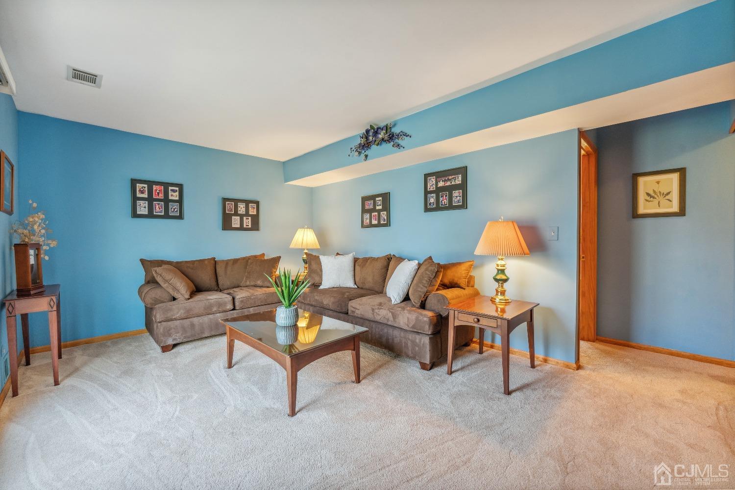 53 Bristol Road Piscataway, NJ 08854 - Photo 14 of 33 a living room with furniture