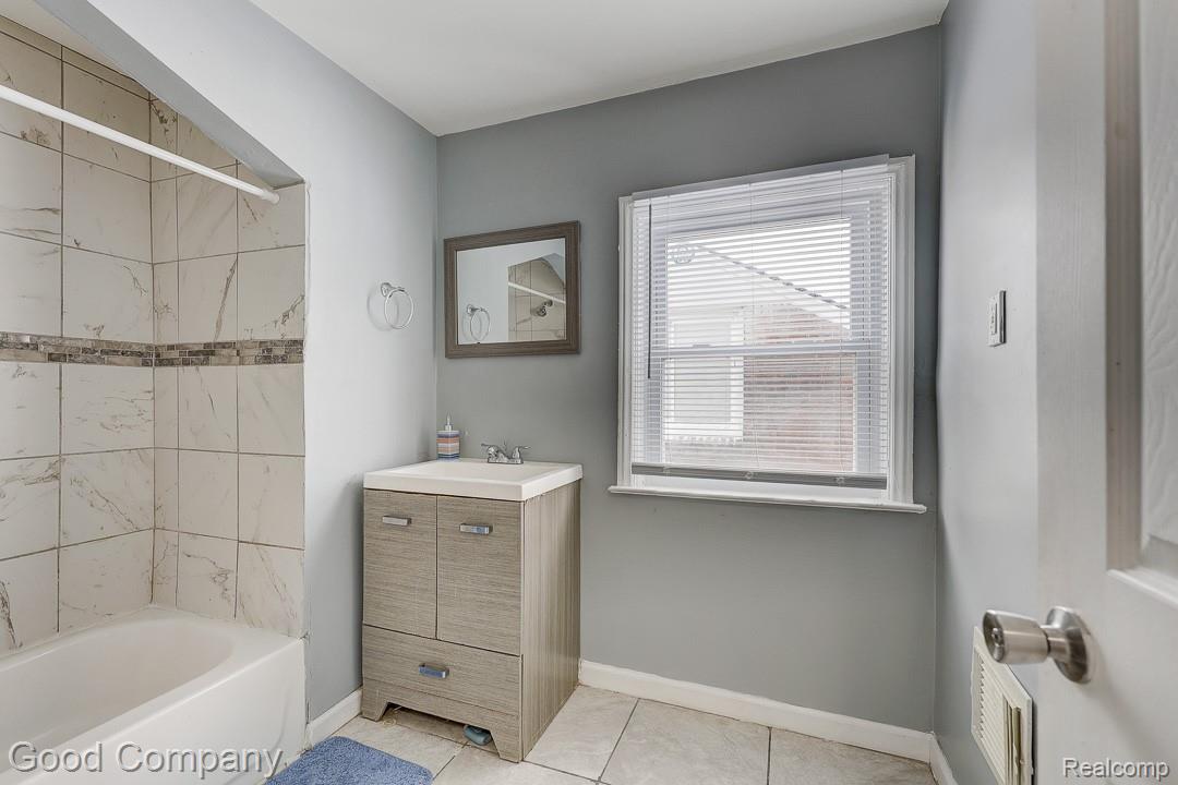 18669 Coyle Street Detroit, MI 48235 - Photo 26 of 41 18669 Coyle St.-26.jpg