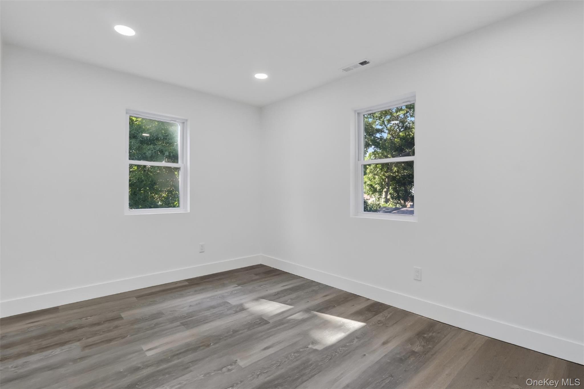 118 Floyd Road Shirley, NY 11967 - Photo 11 of 19 Gallery Image 11