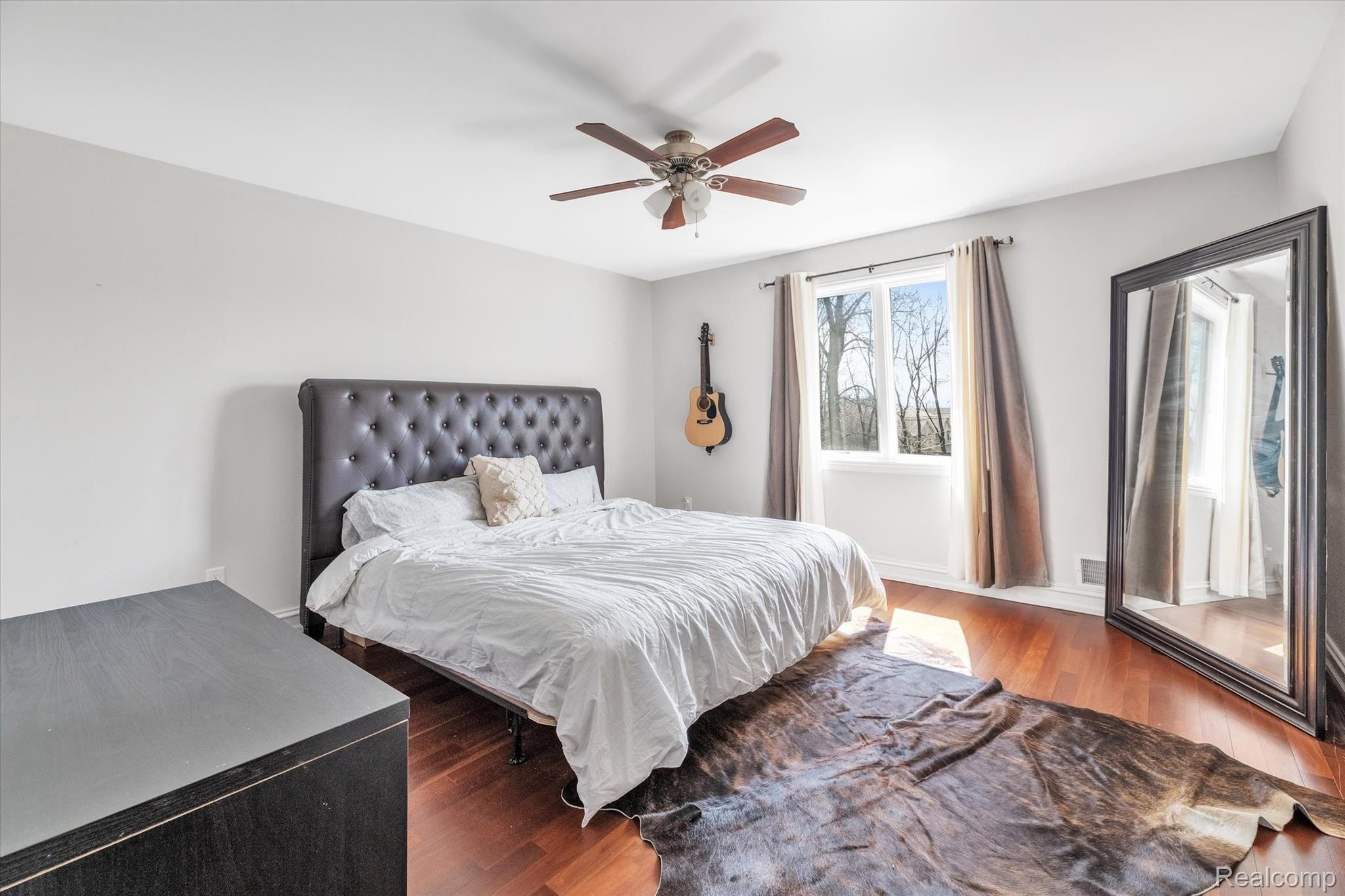 965 Grace Avenue Rochester, MI 48307 - Photo 22 of 54 22-965-Grace-Ave-WindowStill-Real-Estate-Photography-22.jpg