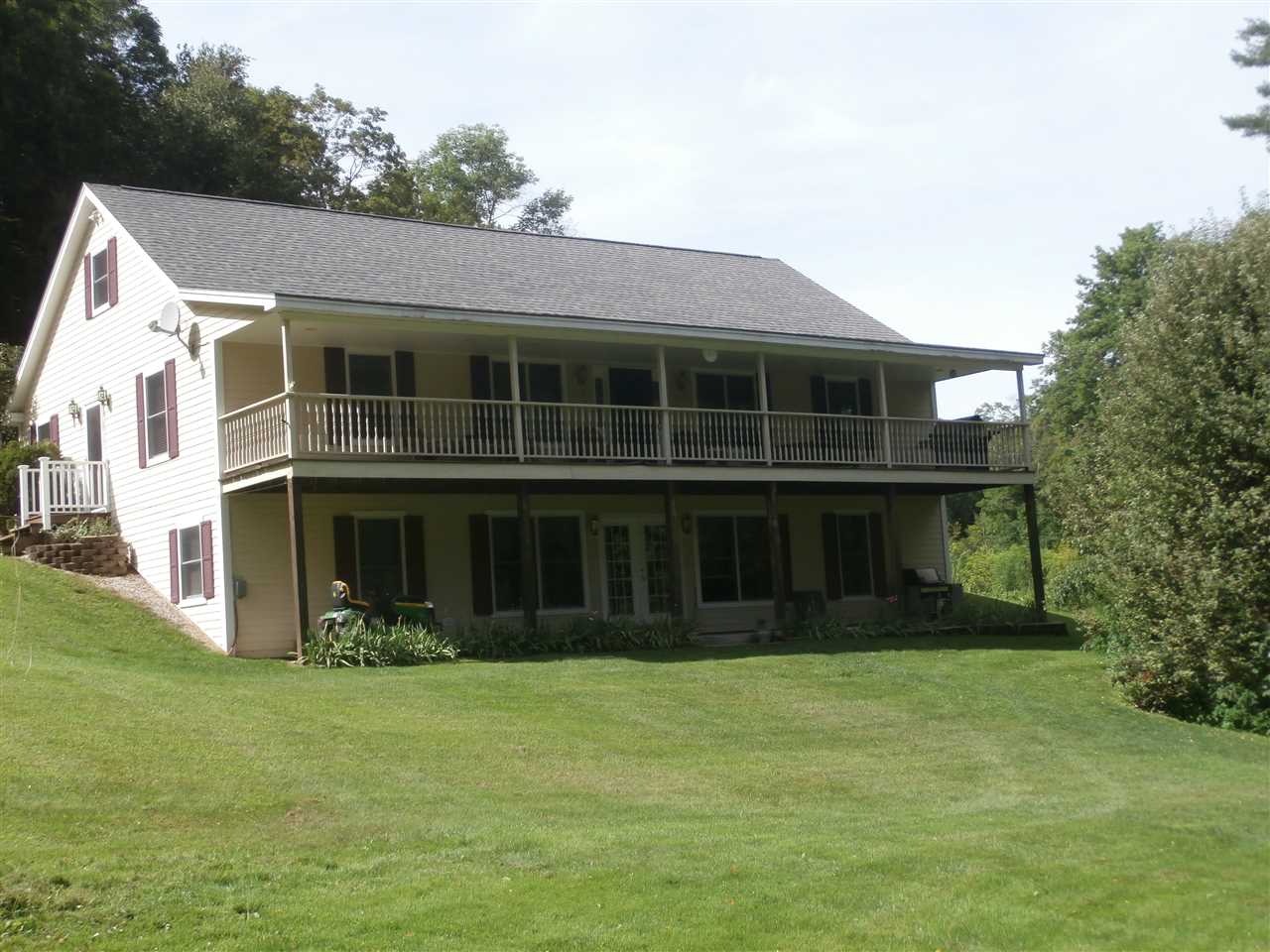 194 Crow Hill Road Arlington, VT 05250 - Photo 2 of 40 Gallery Image 2