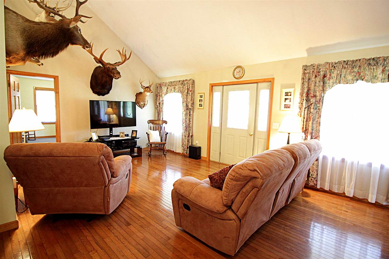194 Crow Hill Road Arlington, VT 05250 - Photo 4 of 40 Gallery Image 4