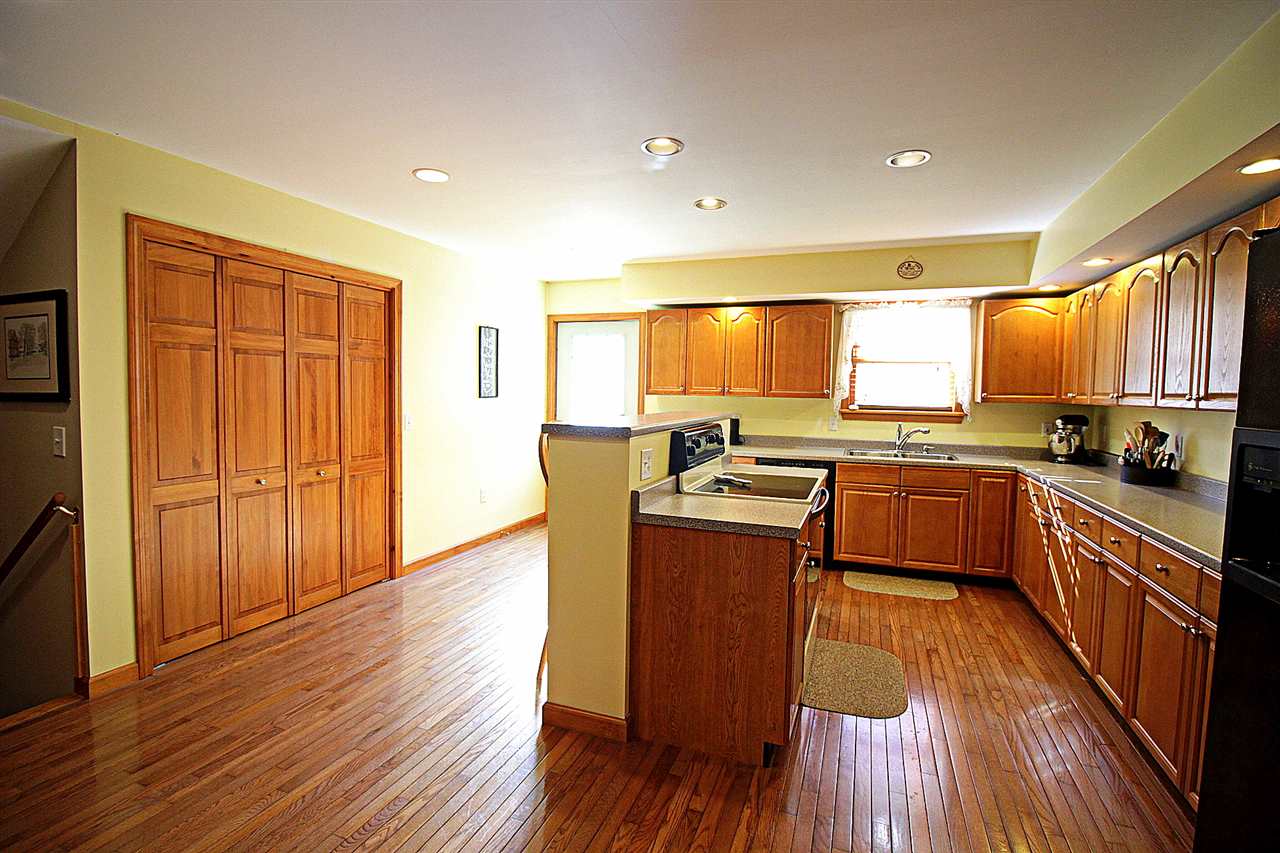 194 Crow Hill Road Arlington, VT 05250 - Photo 8 of 40 Gallery Image 8
