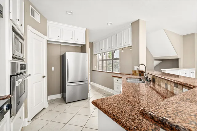 $4,000 | 332 Asbury Street, Houston, TX 77007