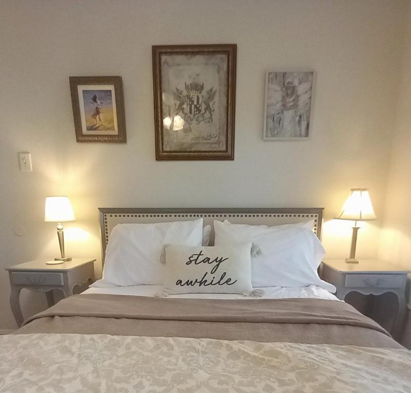 1914 West 38th Street Austin, TX 78731 - Photo 7 of 19 a view of a bedroom with furniture and lamp