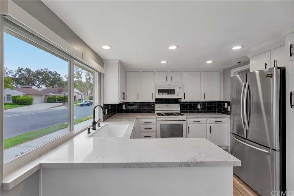 17241 Chestnut Irvine, CA 92612 - Photo 11 of 44