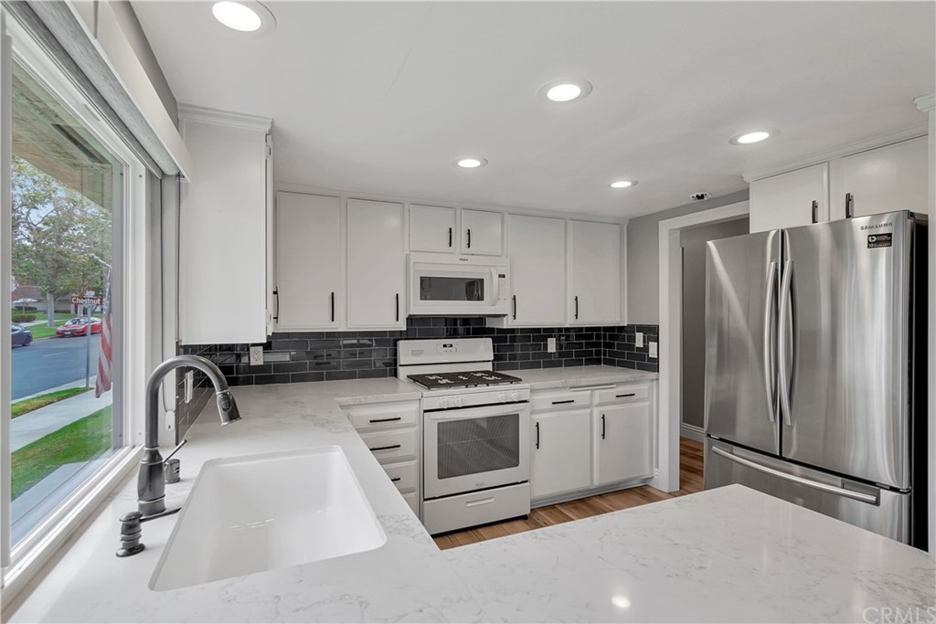 17241 Chestnut Irvine, CA 92612 - Photo 12 of 44