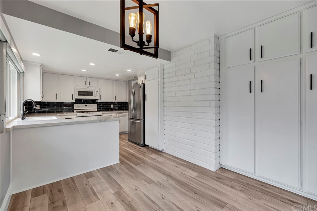 17241 Chestnut Irvine, CA 92612 - Photo 17 of 44