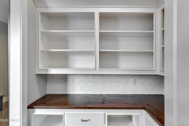 $689,000 | 233 Arbor Trail, Brandon, MS 39047