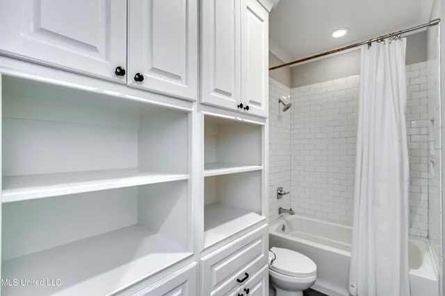 $689,000 | 233 Arbor Trail, Brandon, MS 39047