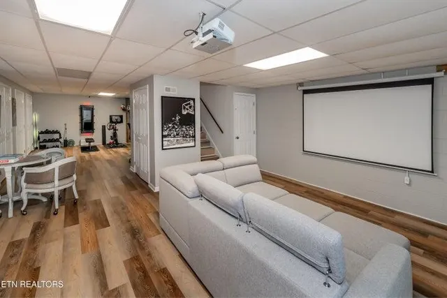 $879,900 | 1200 River Oaks Drive, Kingston, TN 37763